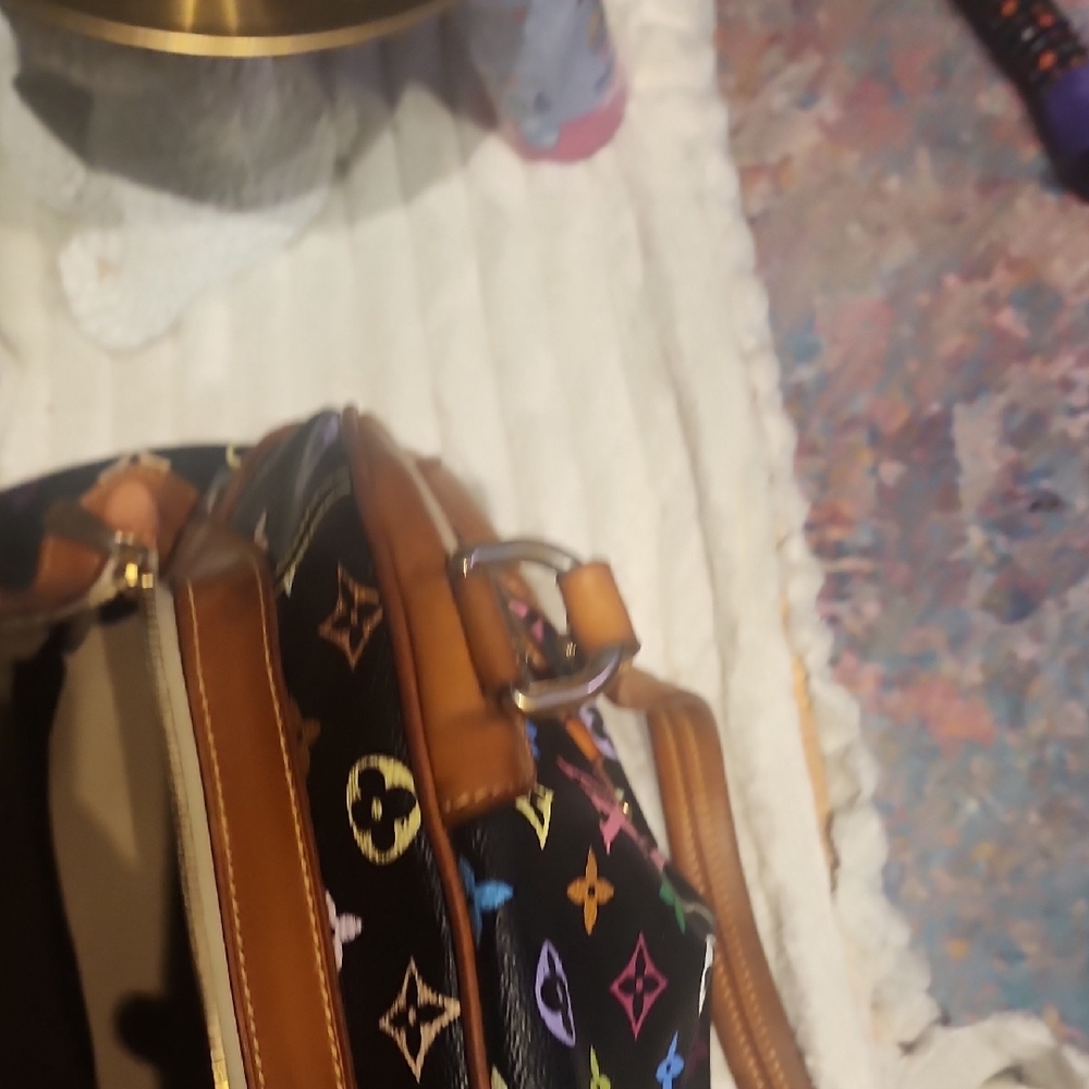 Louis Vuitton Black and Tan Satchel with Iconic Design - Picture 9 of 10